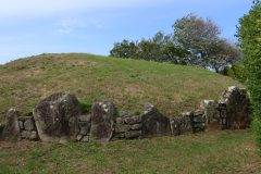 Le Dehus Passage Grave