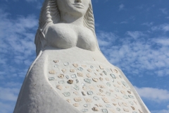 « The lady of the sea » veille sur le port de plaisance